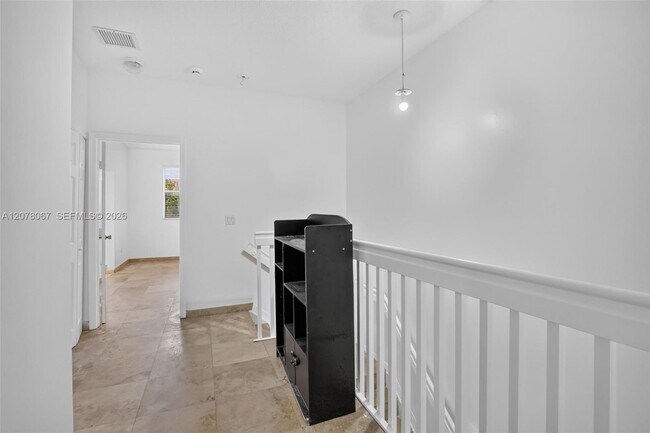 Building Photo - 4927 N Harbor Isles Dr