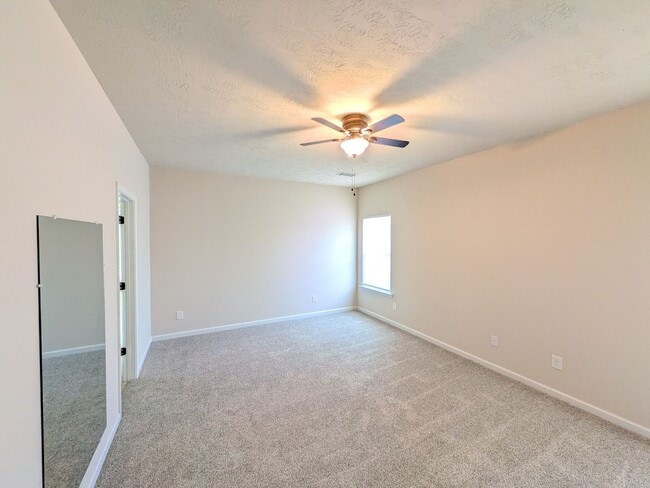 Building Photo - 859 Westlawn Dr