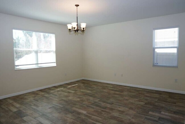 Building Photo - 2330 Avellino Ave