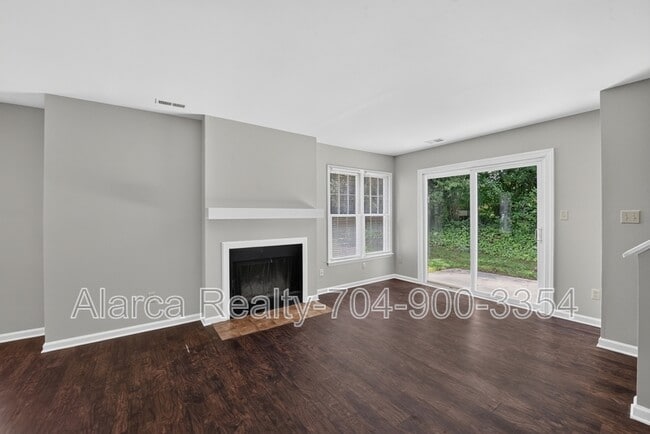 Building Photo - 3134 Driftwood Dr