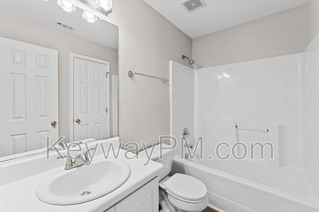 Building Photo - 2215 Bridgeton Rd