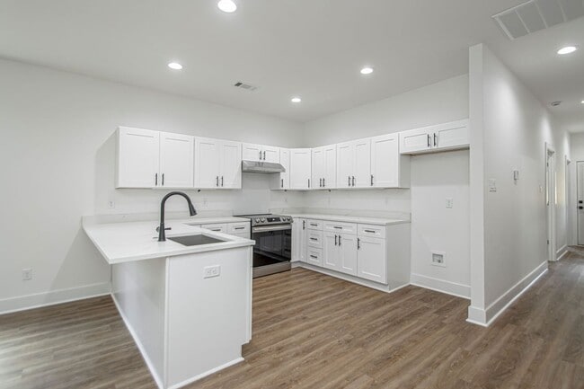 Building Photo - Move-In Ready New Construction Near Downtown & Hospitals!