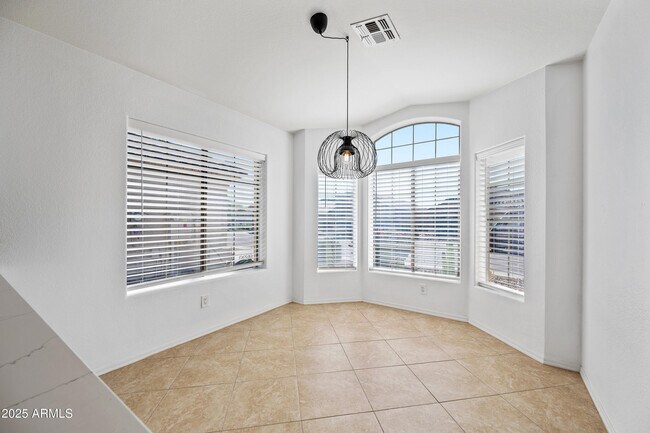 Building Photo - 2508 E Paraiso Dr