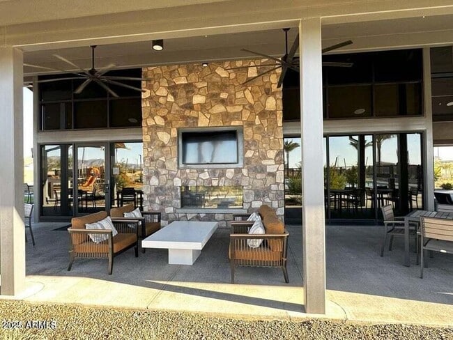 Building Photo - 16802 W Desert Mirage Dr