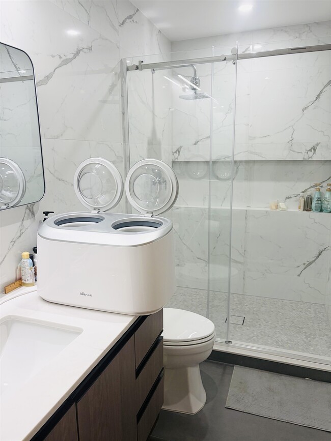 Building Photo - 211 70th St