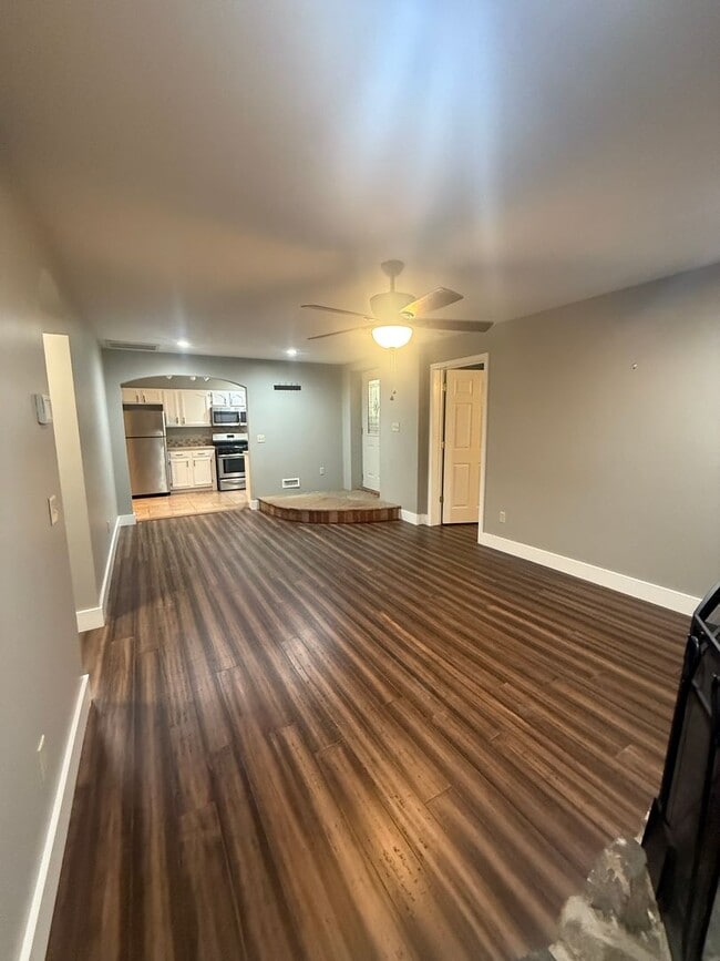 Building Photo - 167 Wagon Wheel Ln