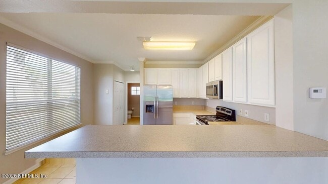 Building Photo - 7990 Baymeadows Cir E