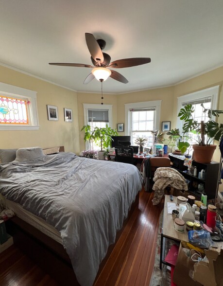 Building Photo - 330 Beacon St