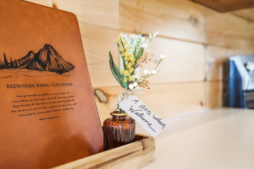 Building Photo - 10512 Wooton Rd