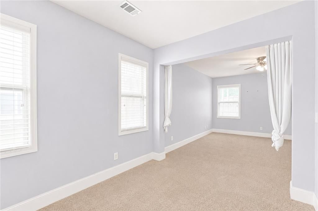 Building Photo - 2236 Caledonia Dr SE