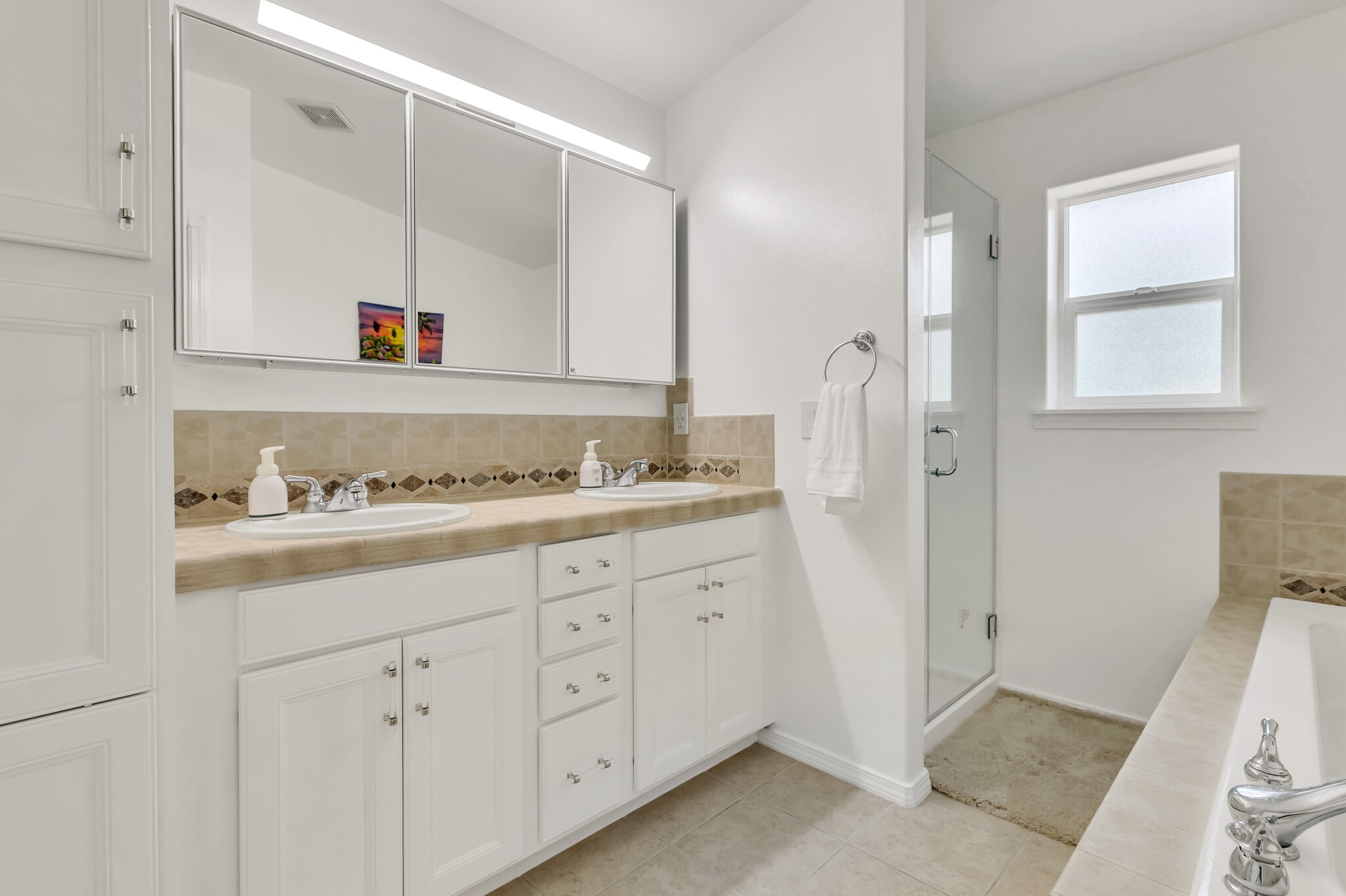 Primary bathroom - 1102 9th Ave