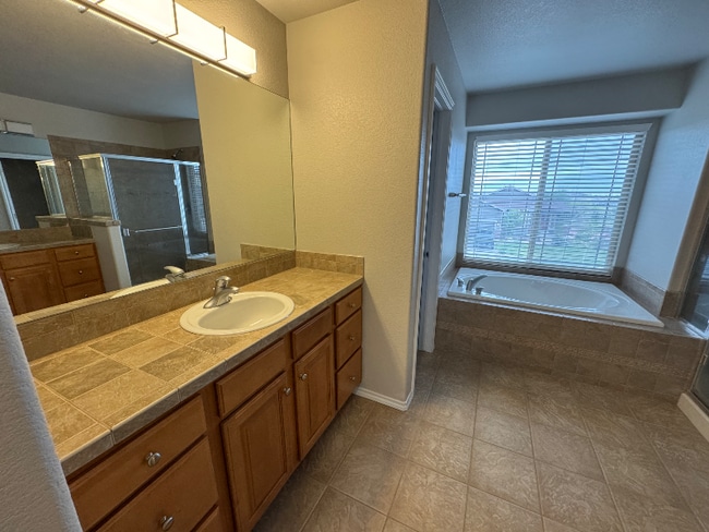 Building Photo - 8852 Stony Creek Dr