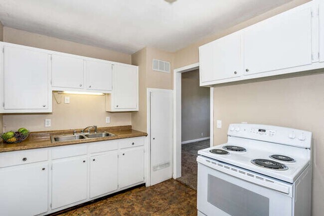 Building Photo - Charming 2-Bedroom, 1-Bath Home!
