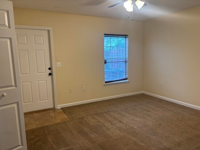 Building Photo - 4434 Gearhart Rd