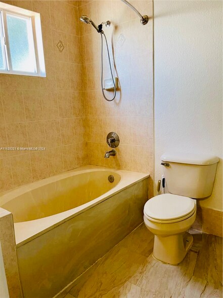 Building Photo - 20125 NW 78th Pl