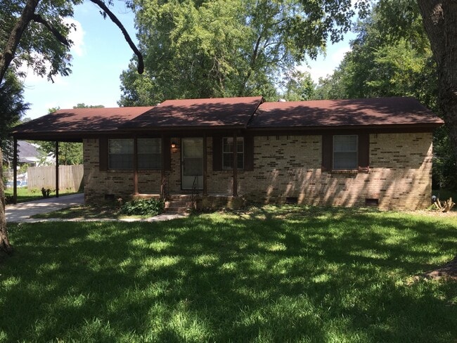 Building Photo - 108 Fair St