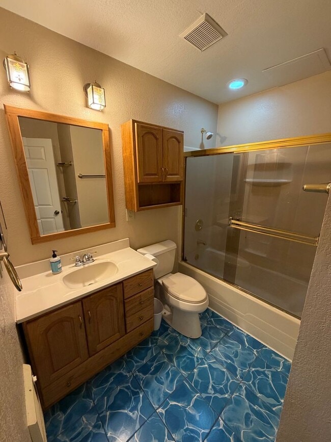 Building Photo - 4 Bed 3 Bath In West Alamo