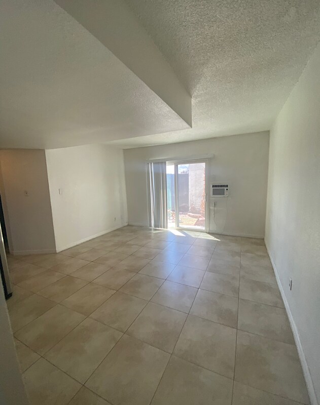 Building Photo - 1520 S Casino Center Blvd