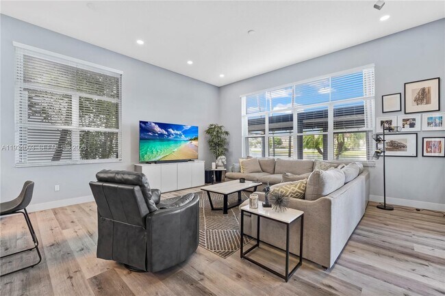 Building Photo - 5046 SW 162nd Ave