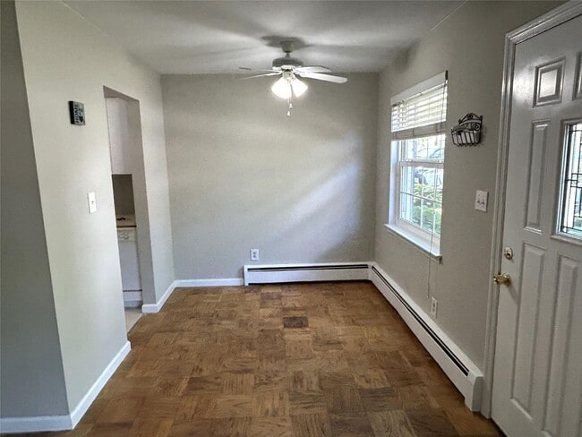 Building Photo - 1102 Town House Village