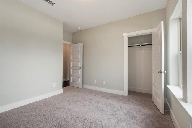 Building Photo - 12515 Holly Blue Ln