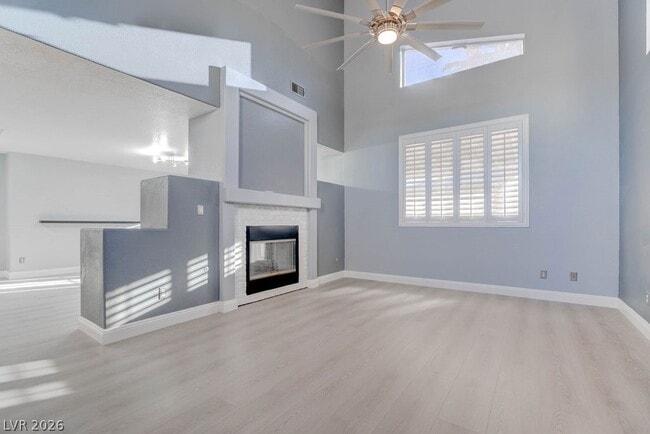 Building Photo - 879 Cozy Valley St