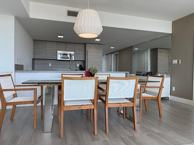 Building Photo - 400 Sunny Isles Blvd