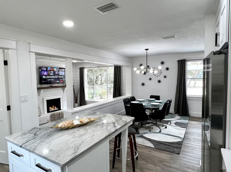 Building Photo - 14212 FL-20