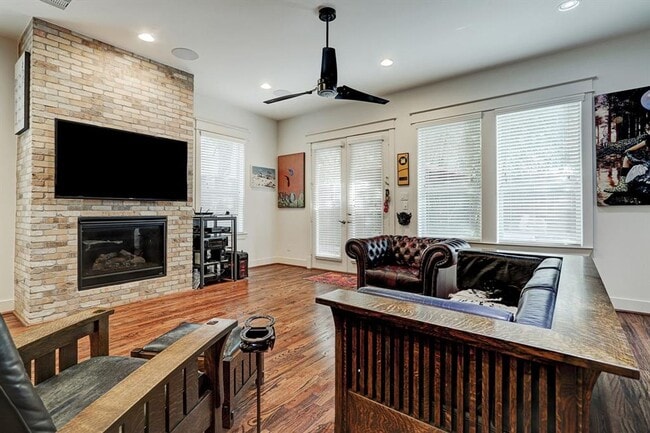 Building Photo - Introducing a remarkable property with a r...