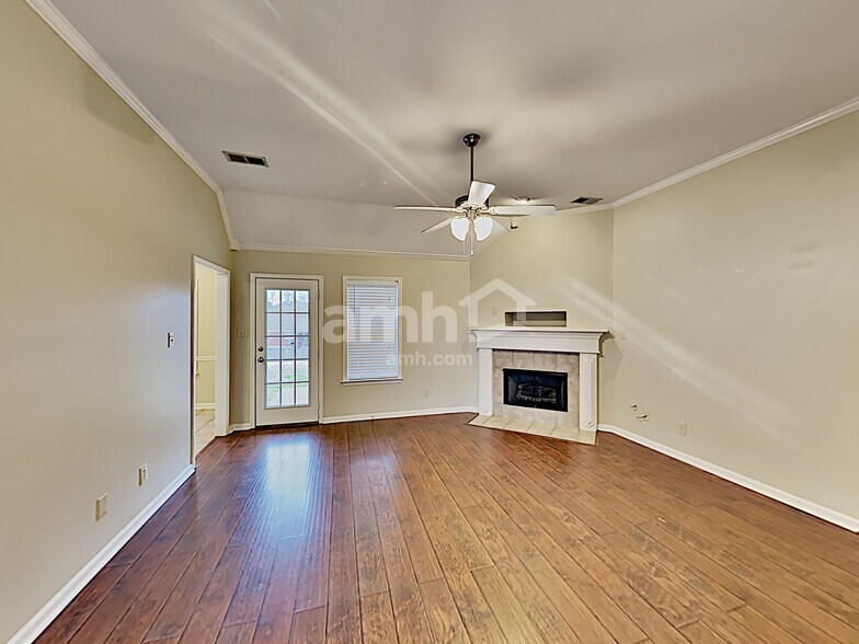 Building Photo - 1123 Tara Dr