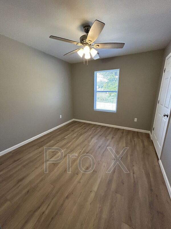 Building Photo - 718 Columbus St