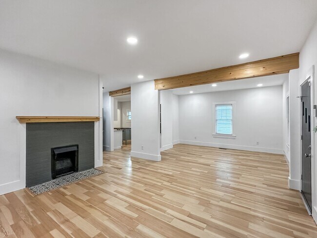 Building Photo - Beautiful, updated 3 bedroom home for rent!