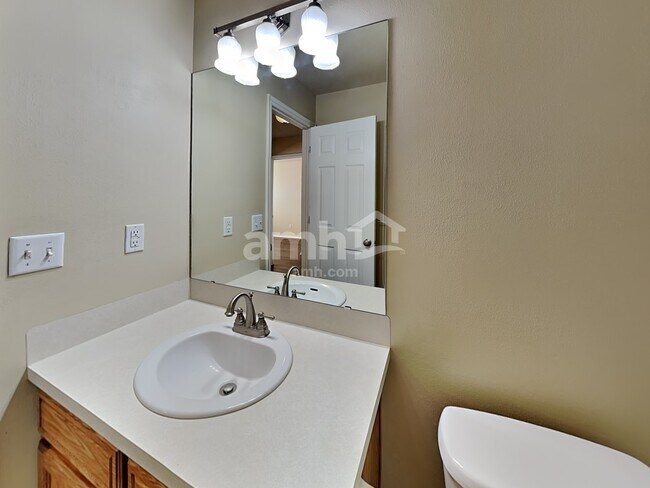 Building Photo - 643 N 1725 W