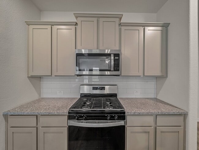 Building Photo - 9733 Tinsley St