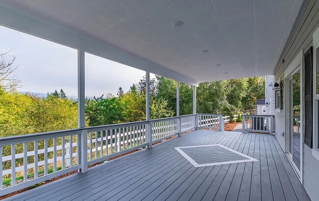 Building Photo - Charming home located in beautiful Orting!