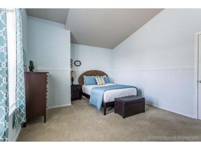 Building Photo - 59420 Oak Ridge St