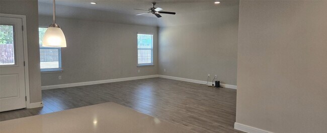 Building Photo - 1449 Bennett Dr