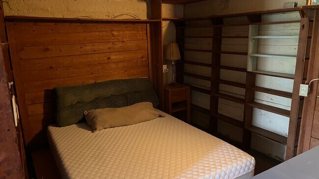 Building Photo - 1472 Silverwood Dr