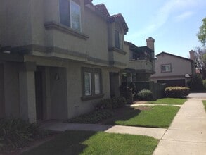Building Photo - Beautiful CONDO for rent ! Shady Oaks Dr.!!!
