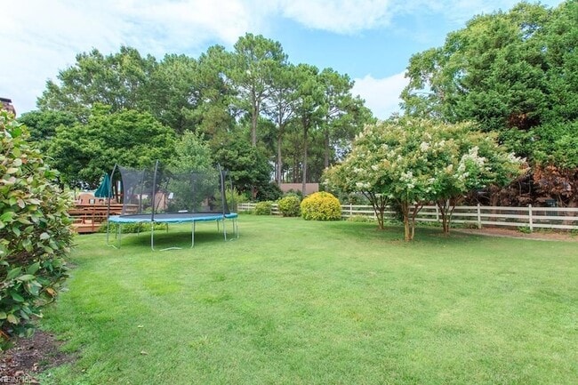 Building Photo - 3617 Hermitage Dr
