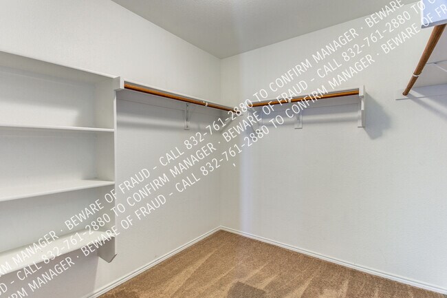 Building Photo - 1128 Foxglove Ln