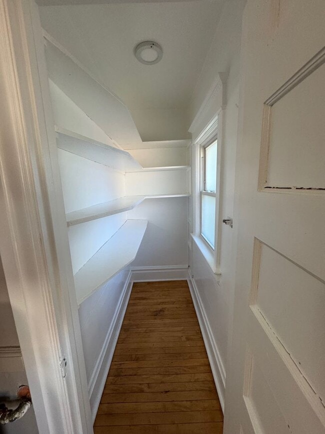 Building Photo - 1657 5th Ave