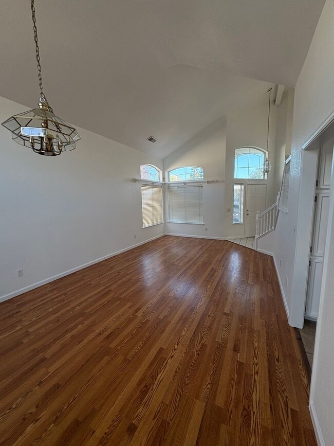 Building Photo - Spacious 4 bed/3 bath in Elk Grove 95624 M...