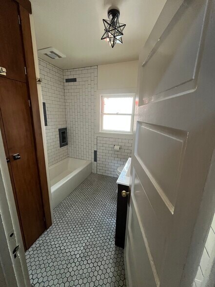 Bathroom - 1318 N McCadden Pl