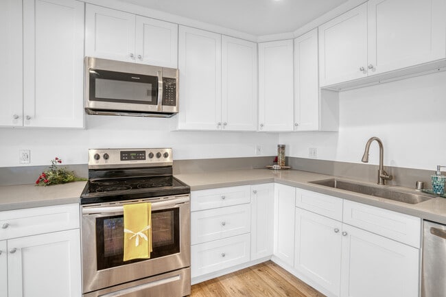 Building Photo - 4252 Comet Cir