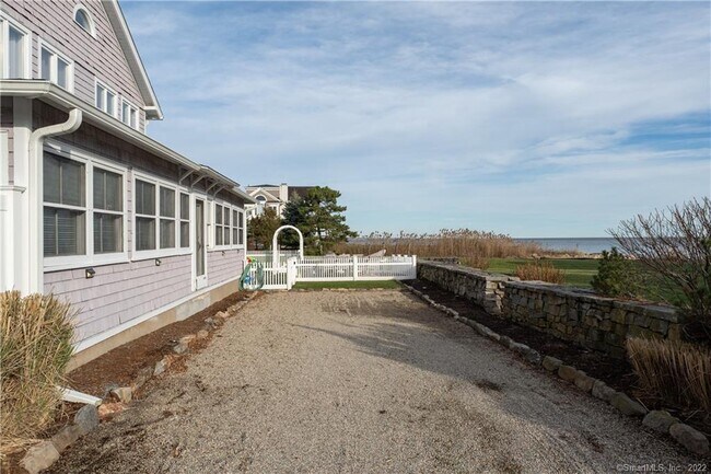 Building Photo - 624 Vineyard Point Rd