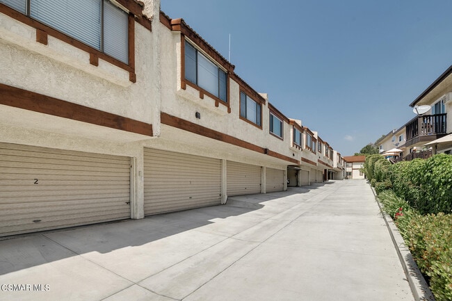 Building Photo - 5321 Colodny Dr