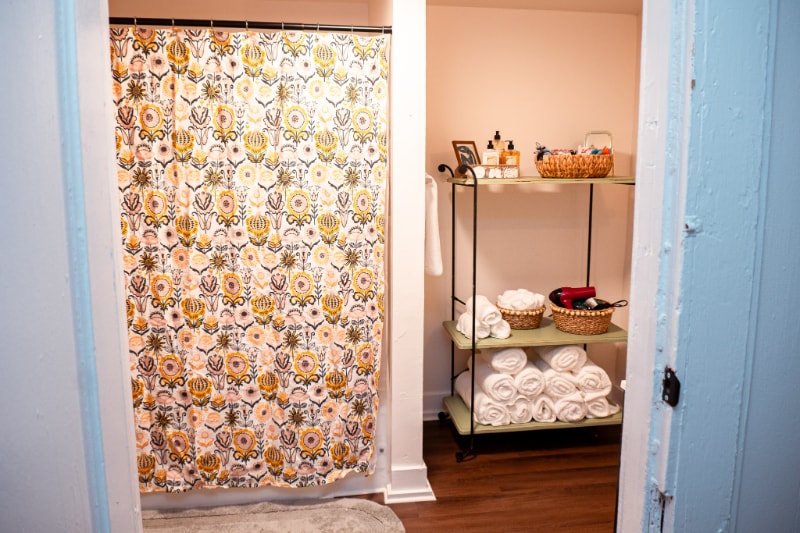 Building Photo - 354 Charles St