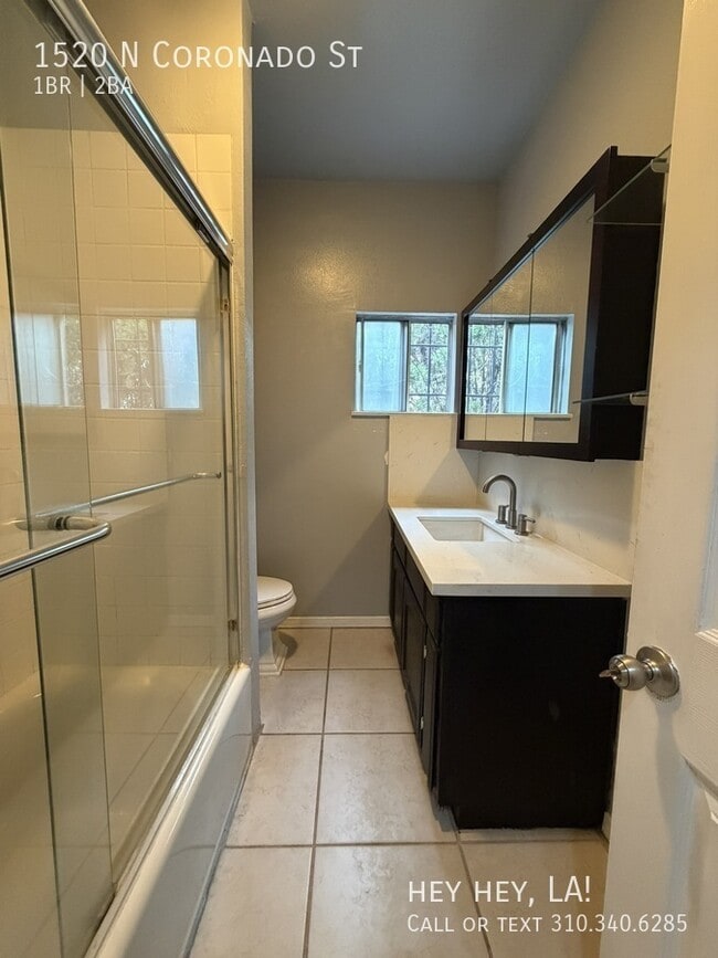 Building Photo - 1520 N Coronado St