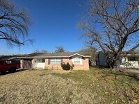 Building Photo - Beautiful 3 Bedroom House in Dallas